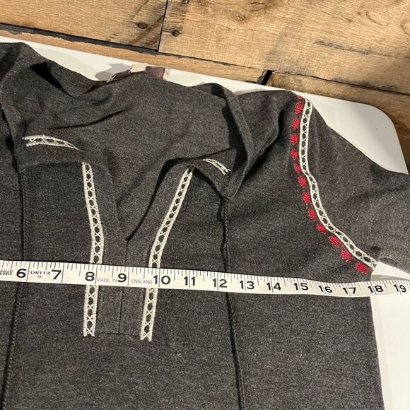 Loft tassled gray knit long sleeved top - S - Picture 6 of 8